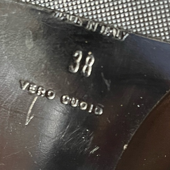 Vero Cuoio Black Ankle Boots - Picture 9 of 11